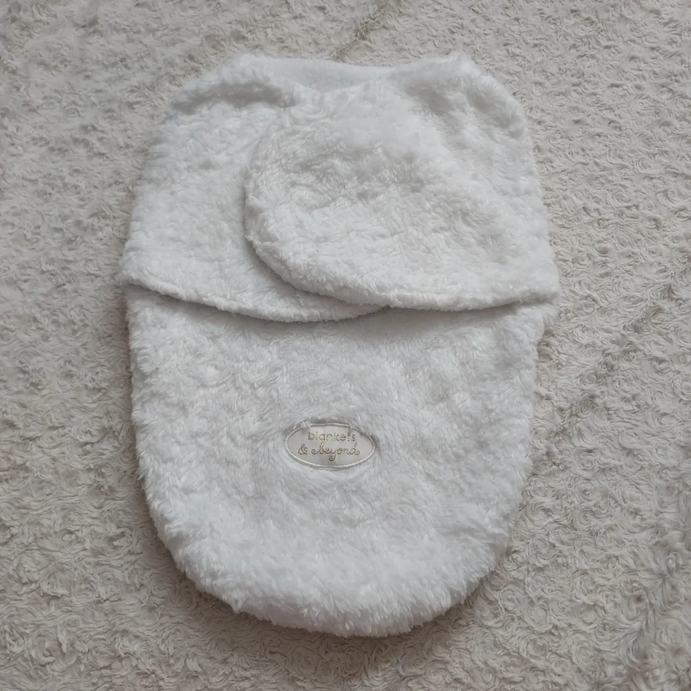 Blankets & Beyond Soft Snuggly White Fuzzy Swaddle Wrap Newborn